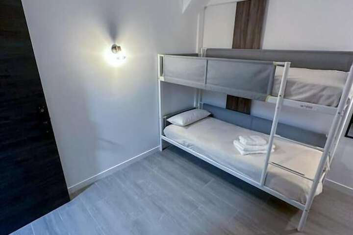 Room 7 of 41