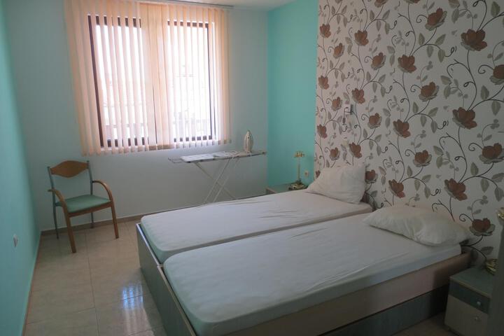 Room 16 of 19