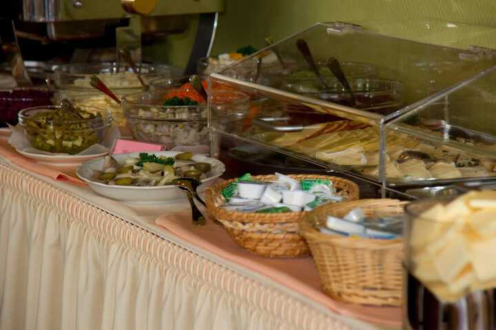 Dining 41 of 60