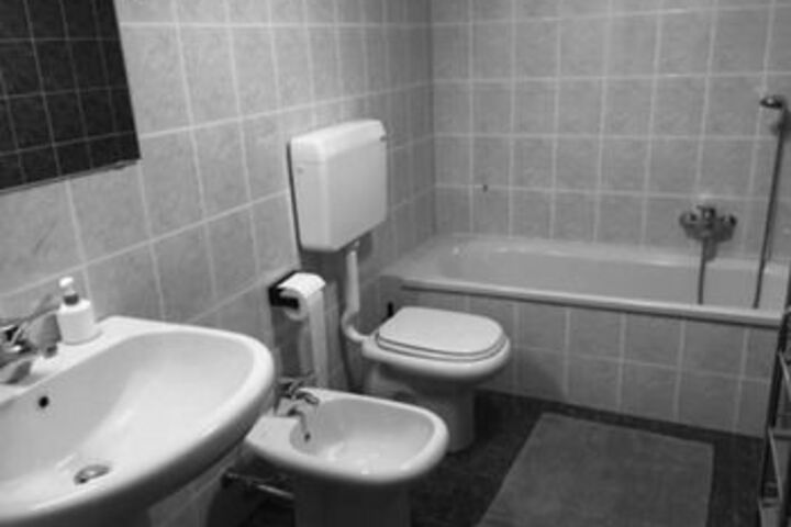 Room 72 of 499
