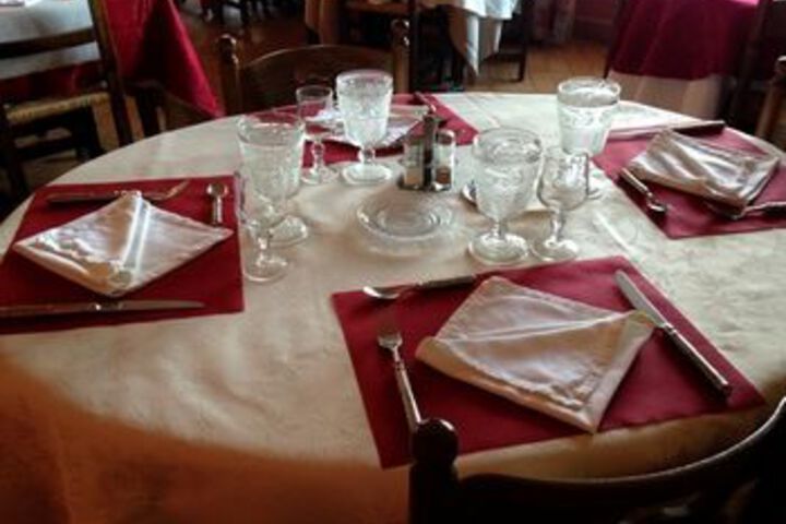 Dining 19 of 22