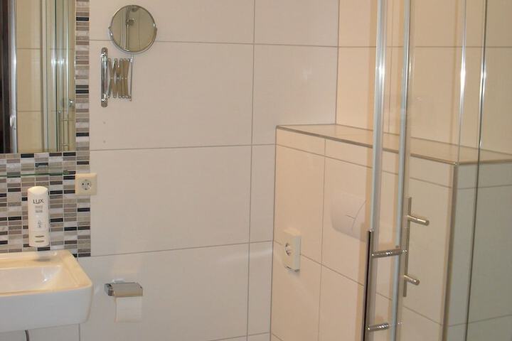 Room 18 of 43