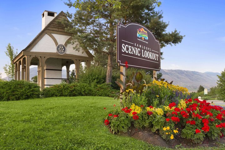 Hotel Exterior 32 of 38