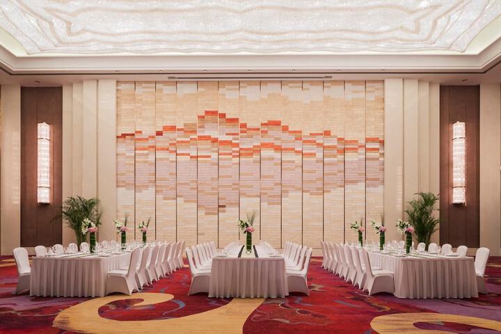 Ballroom/Hall 30 of 42