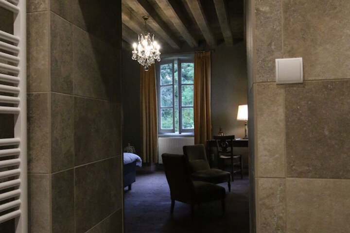 Room 86 of 144