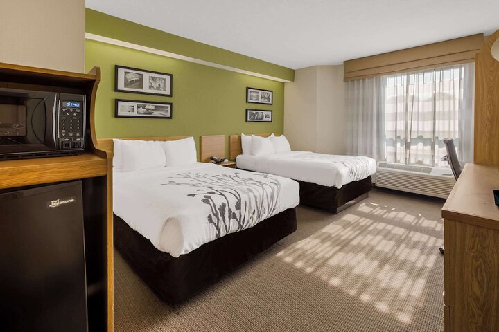 2 Double Beds (9 of 12)