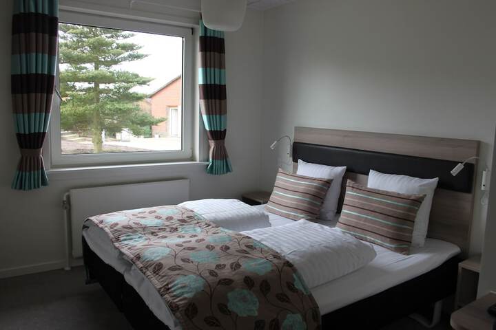 Room 2 of 30