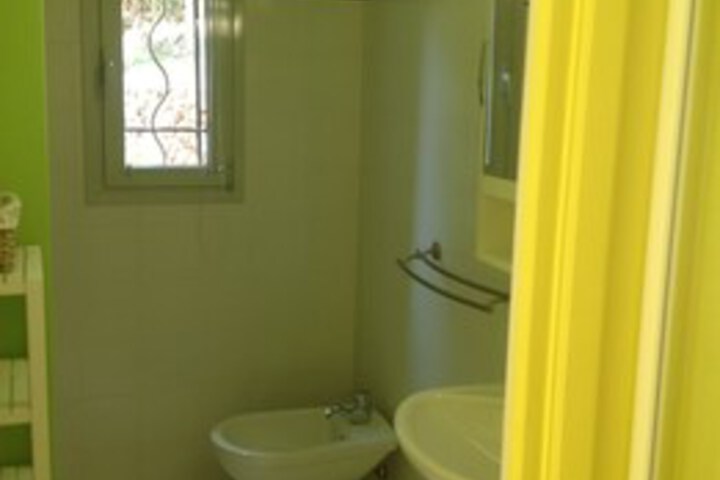 Room 6 of 78