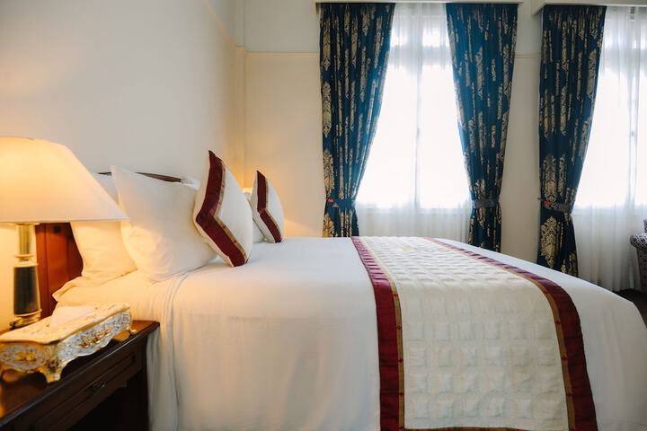 Room 13 of 63