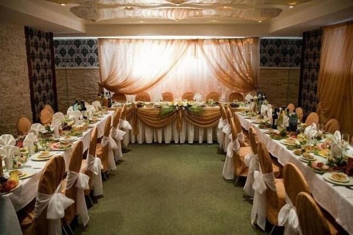 Ballroom/Hall 34 of 43