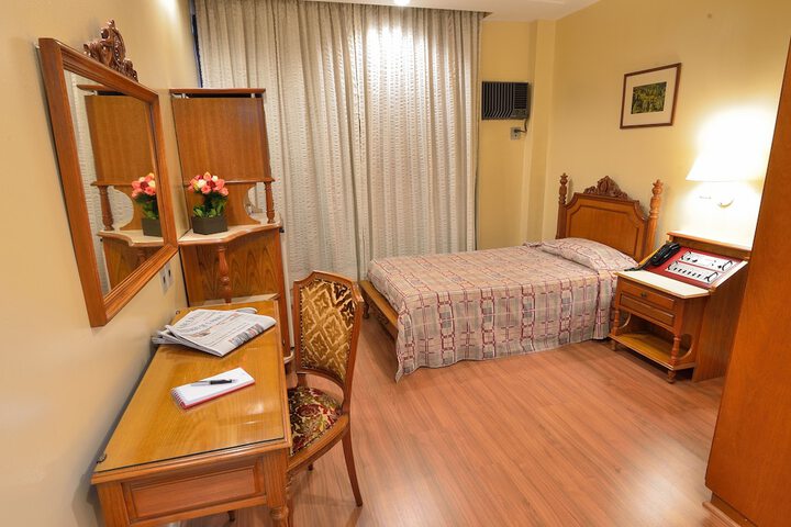 Room 15 of 64