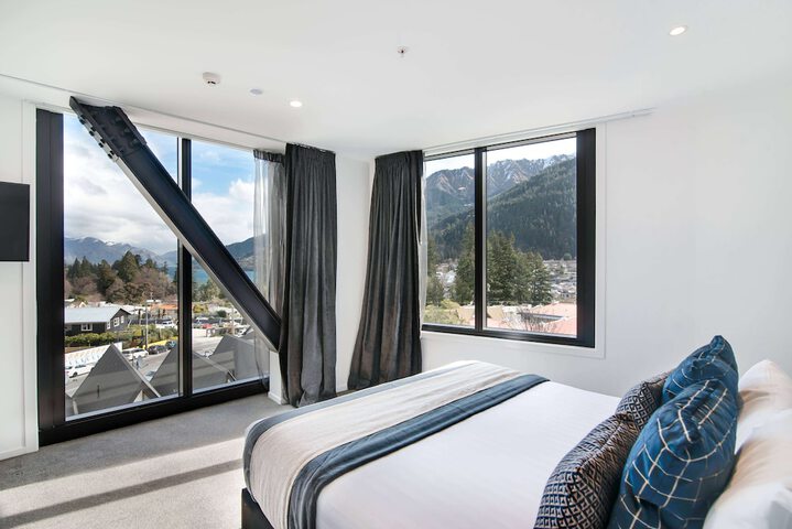 Room 15 of 63