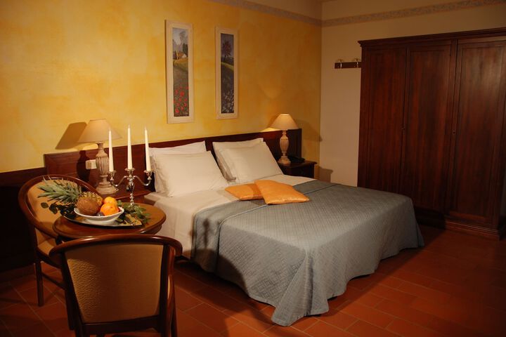 Room 3 of 51