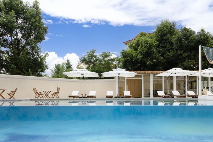 Pool 56 of 85
