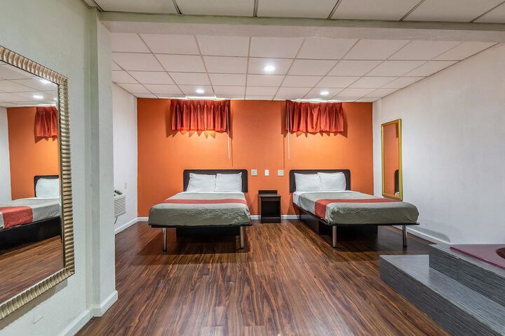 2 Double Beds (10 of 14)