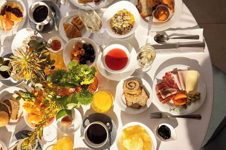 Breakfast/Coffee Service 103 of 152
