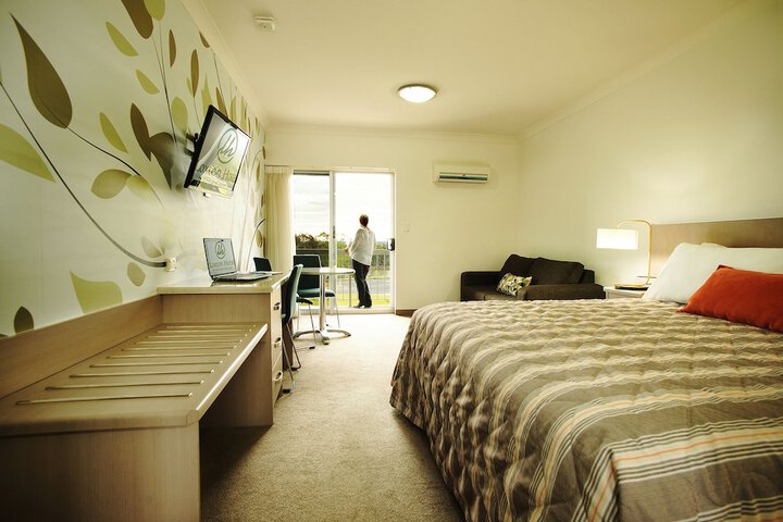 Room 17 of 49
