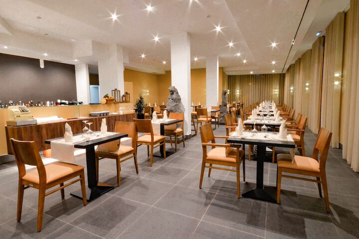 Dining 15 of 22