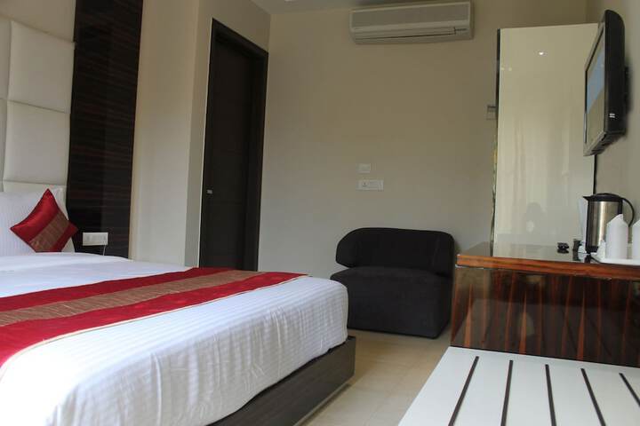 Room 5 of 34
