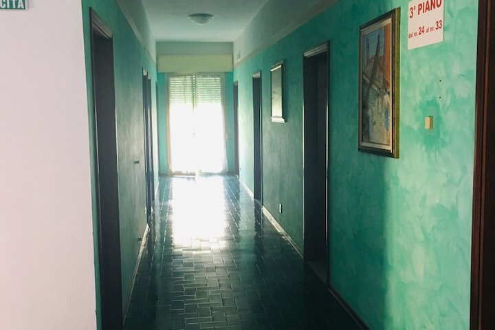 Ballroom/Hall 43 of 46