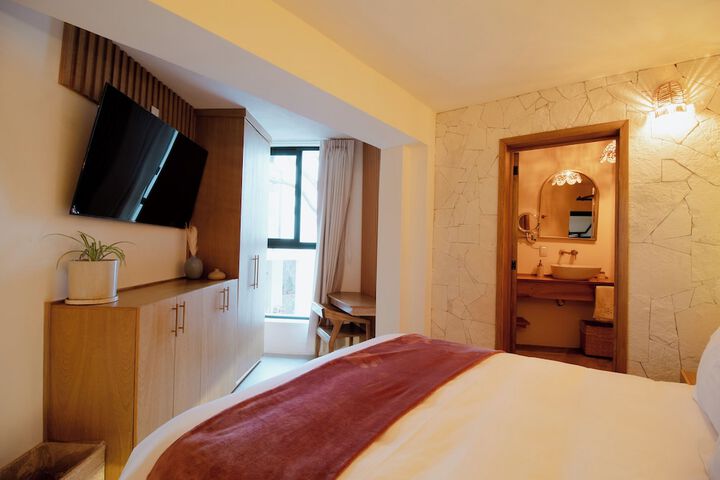 Room 12 of 52