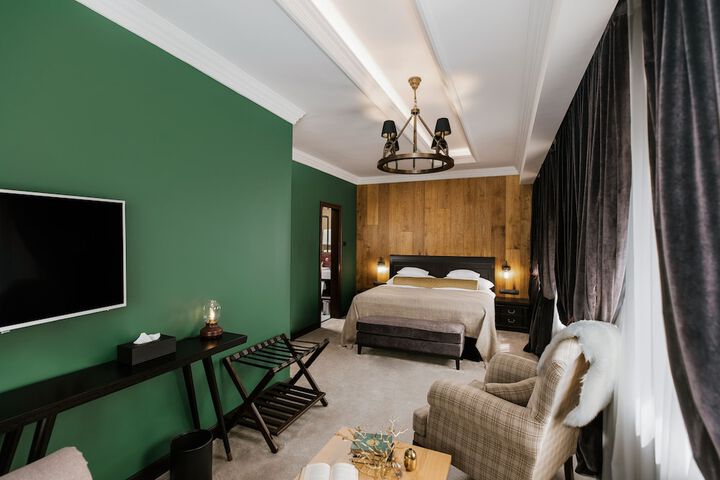 Room 12 of 27
