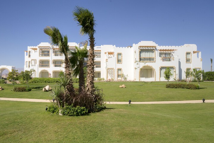 Tiran Island Hotel
