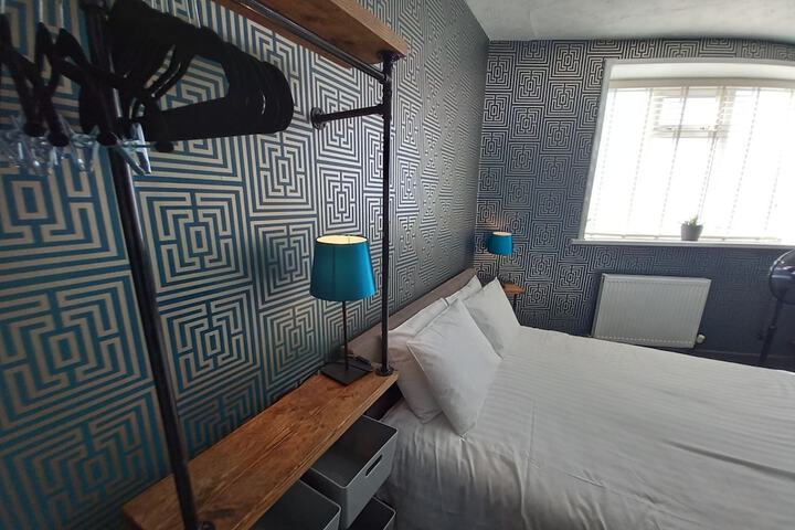 Room 11 of 114