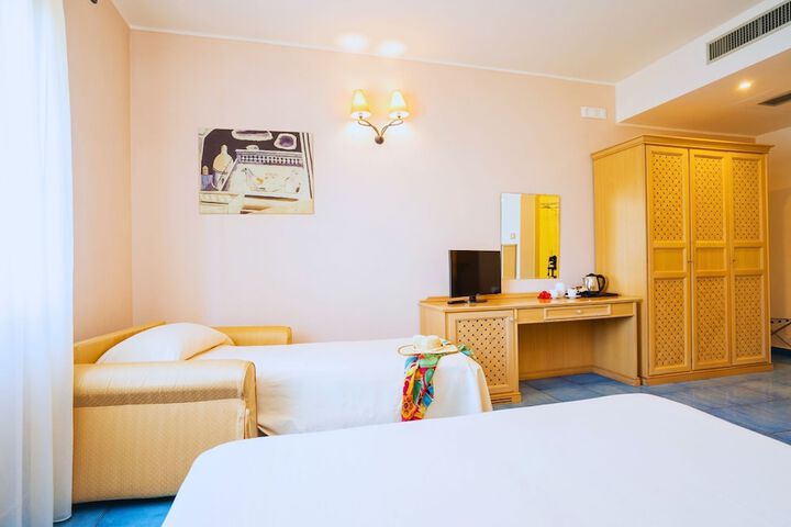 Room 13 of 54