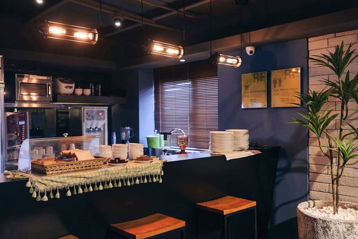 Breakfast area