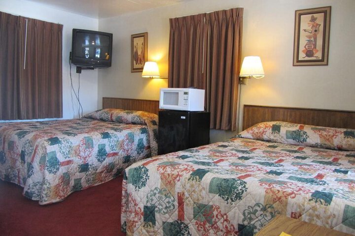 EL RANCHO INN & SUITES