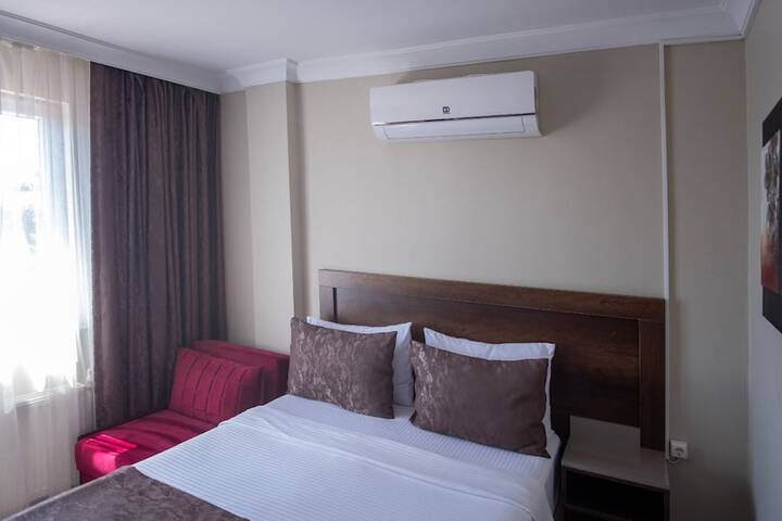 Room 3 of 32