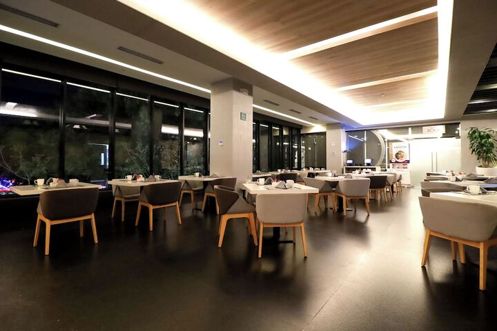 Dining 99 of 120