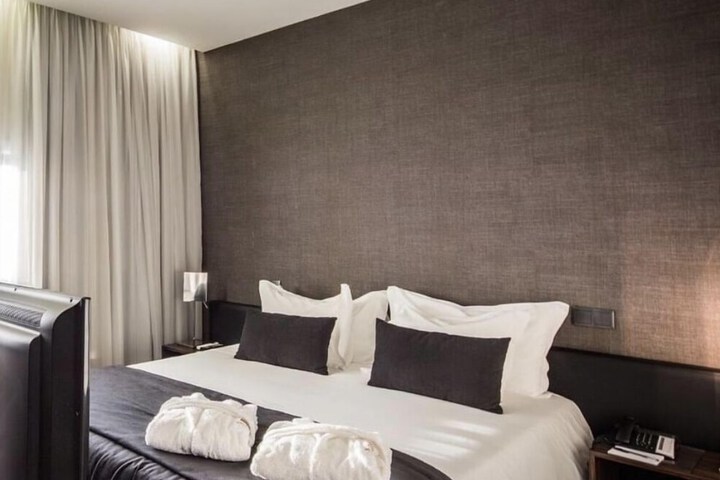 Room 10 of 24