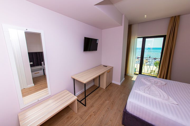 Room 5 of 73