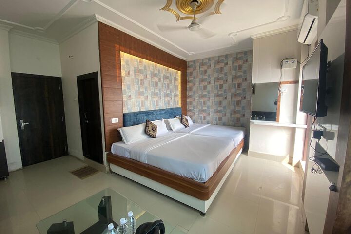 Room 48 of 83