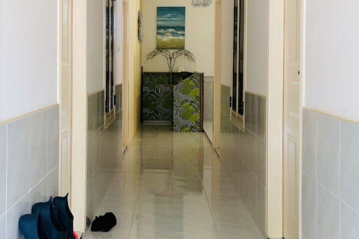 Room 8 of 38