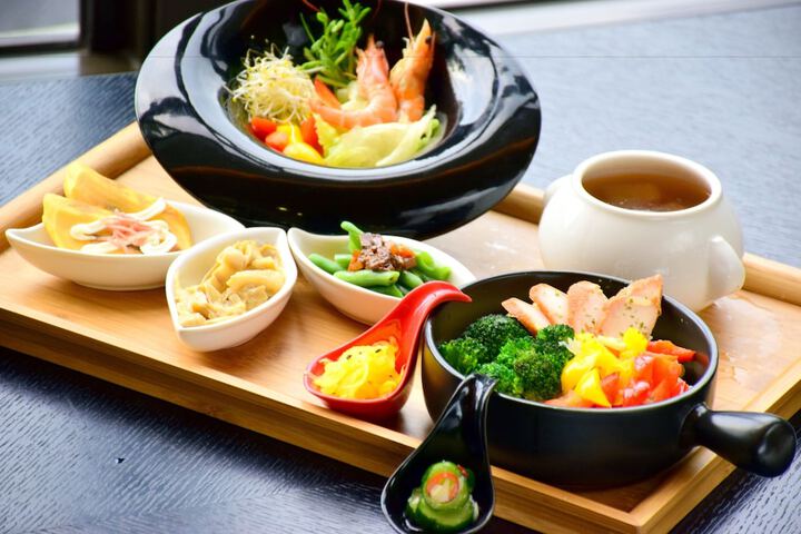 Dining 106 of 137