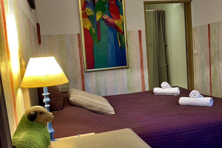 Room 4 of 63
