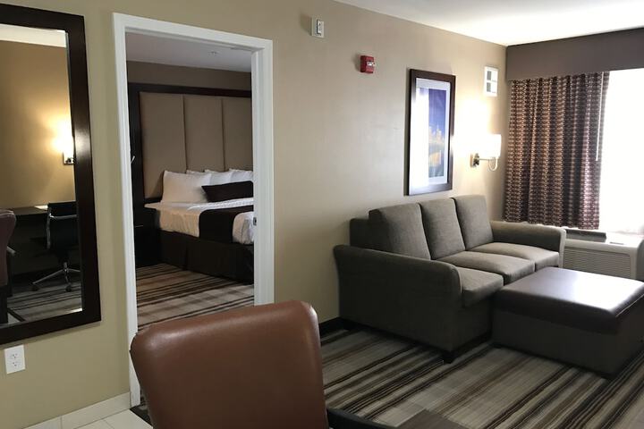 Room 10 of 40