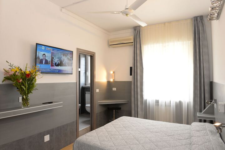 Room 10 of 55