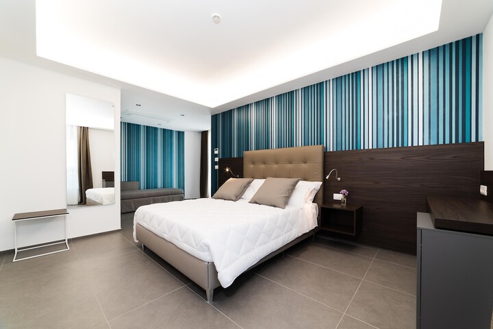 Room 12 of 43