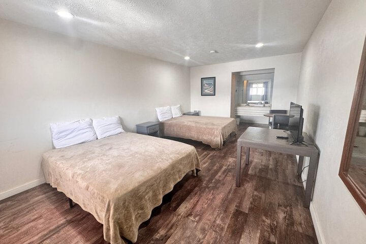 Room 13 of 35