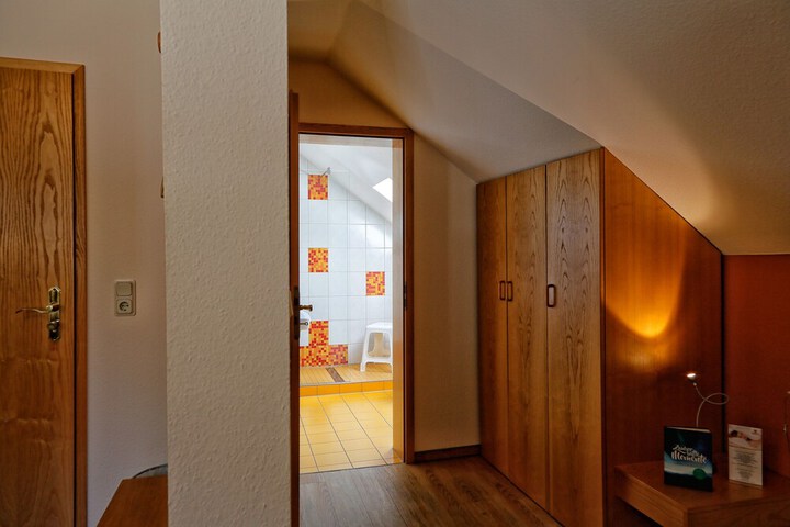Room 16 of 63