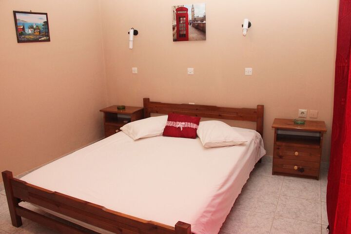 Room 14 of 66