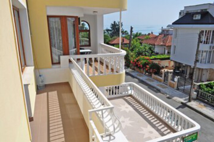 Terrace/Patio 2 of 33