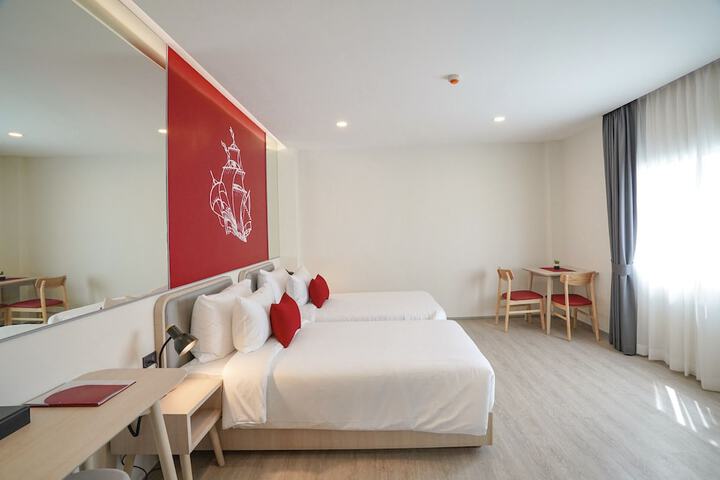 Room 35 of 190