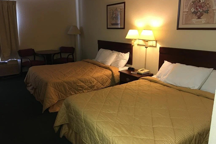 Room 4 of 13