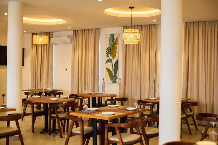 Dining 114 of 144