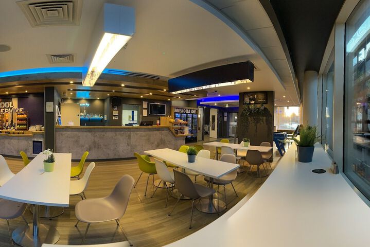 Entrance & Lobby